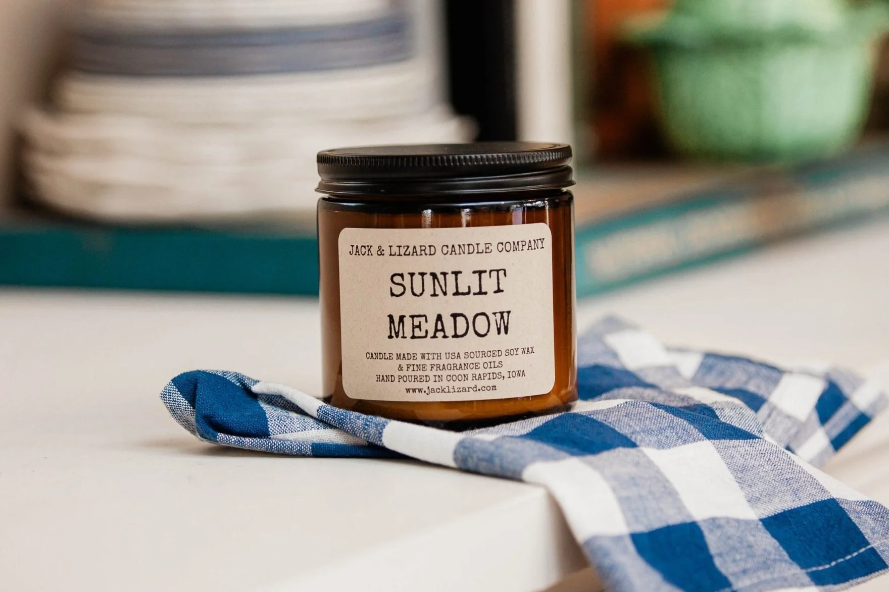 フェイスジェル・ゲル sammy Sunlit Meadow - 16 oz. Amber Jar — Jack & Lizard Candle Company